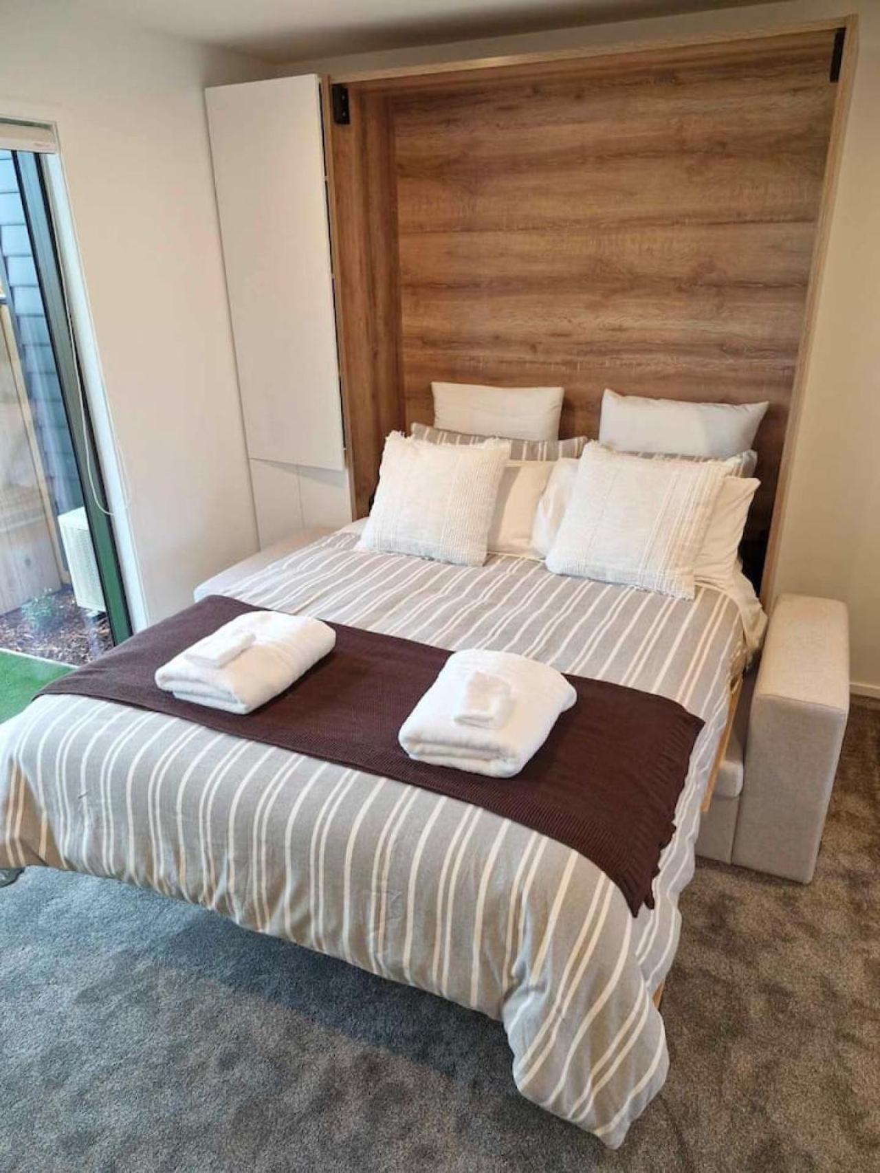 Cosy Cbd Studio Apartment 3 Christchurch Bagian luar foto